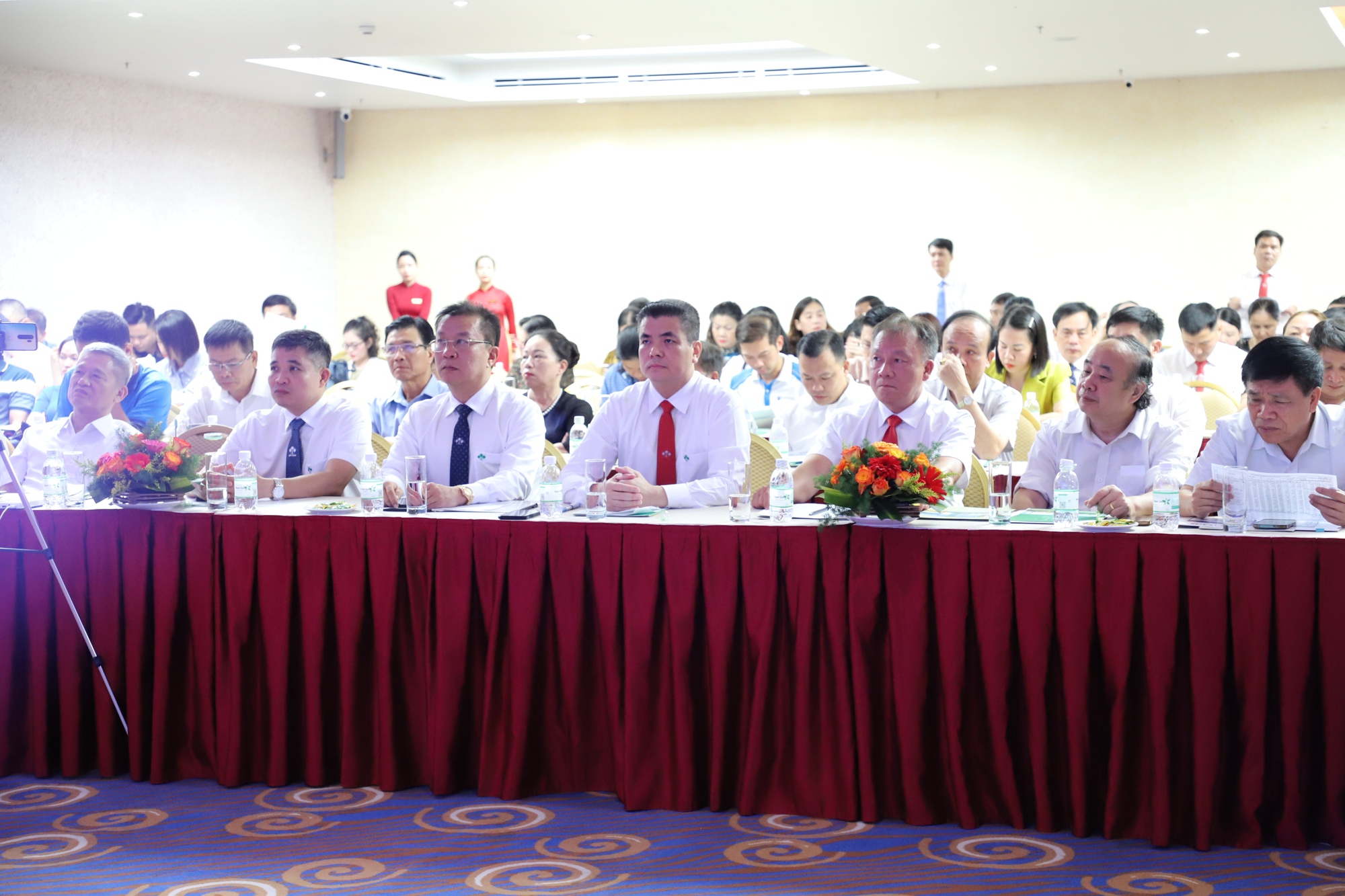 Xe chở phân bón Lâm Thao toả đi khắp nơi, doanh thu tăng 256 tỷ đồng nhờ những khách hàng đặc biệt - Ảnh 1.