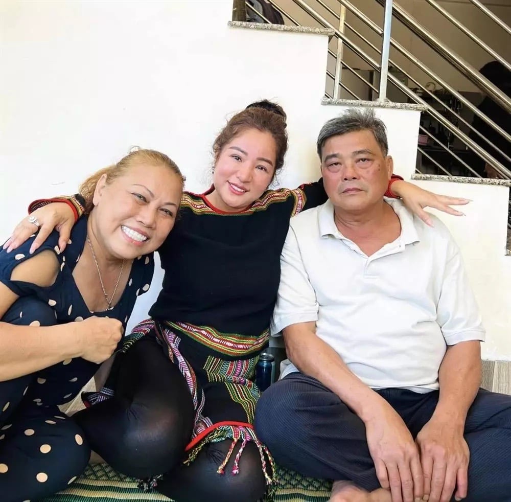 Sắp tái hôn cùng chồng cũ, ca sĩ Siu Black sống trong căn nhà thế nào? - Ảnh 1.
