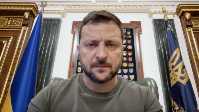 Ukraine đánh mạnh vào tiền đồn quan trọng của Nga, ông Zelensky cảnh báo lạnh người Moscow  - Ảnh 2.