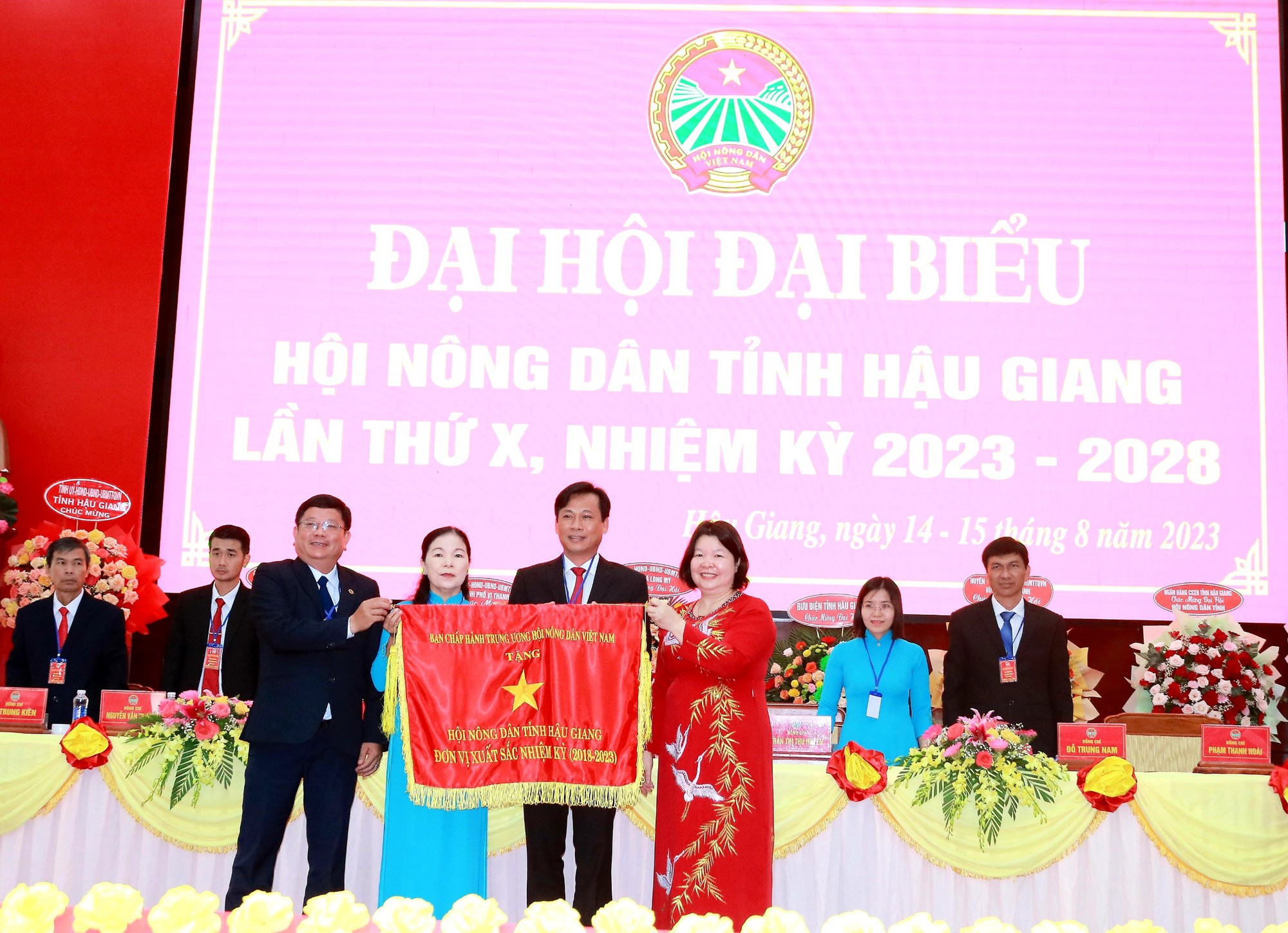 Đại hội Đại biểu Hội Nông dân tỉnh Hậu Giang lần thứ X: Bầu 29 đại biểu vào Ban Chấp hành khoá mới - Ảnh 10.