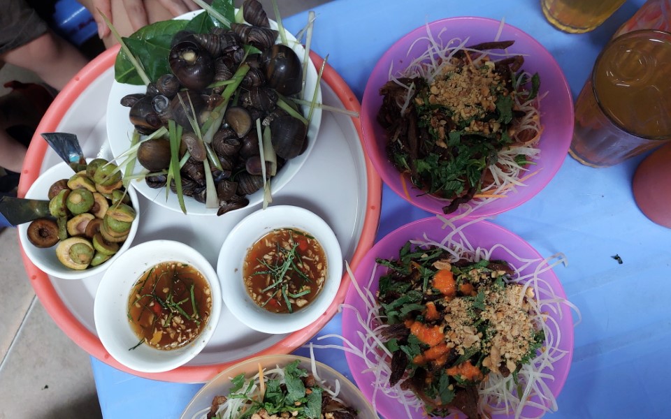 Nét văn hóa ẩm thực Hà thành qua phố ăn vặt Hàm Long - Ảnh 4. Nét văn hóa ẩm thực Hà thành qua phố ăn vặt Hàm Long - Ảnh 4.