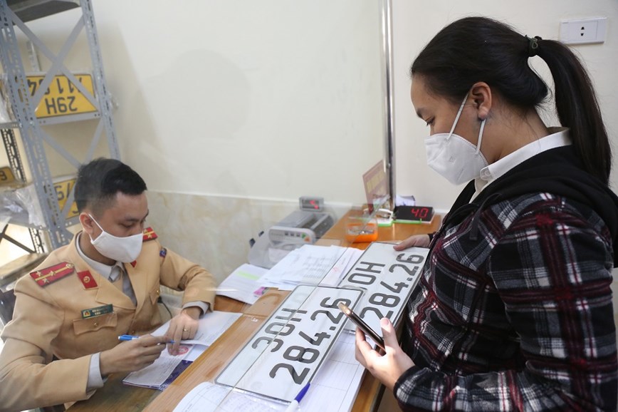Nhiều người dân phấn khởi được giữ lại biển đẹp khi bán xe - Ảnh 1. Nhiều người dân phấn khởi được giữ lại biển đẹp khi bán xe - Ảnh 1.