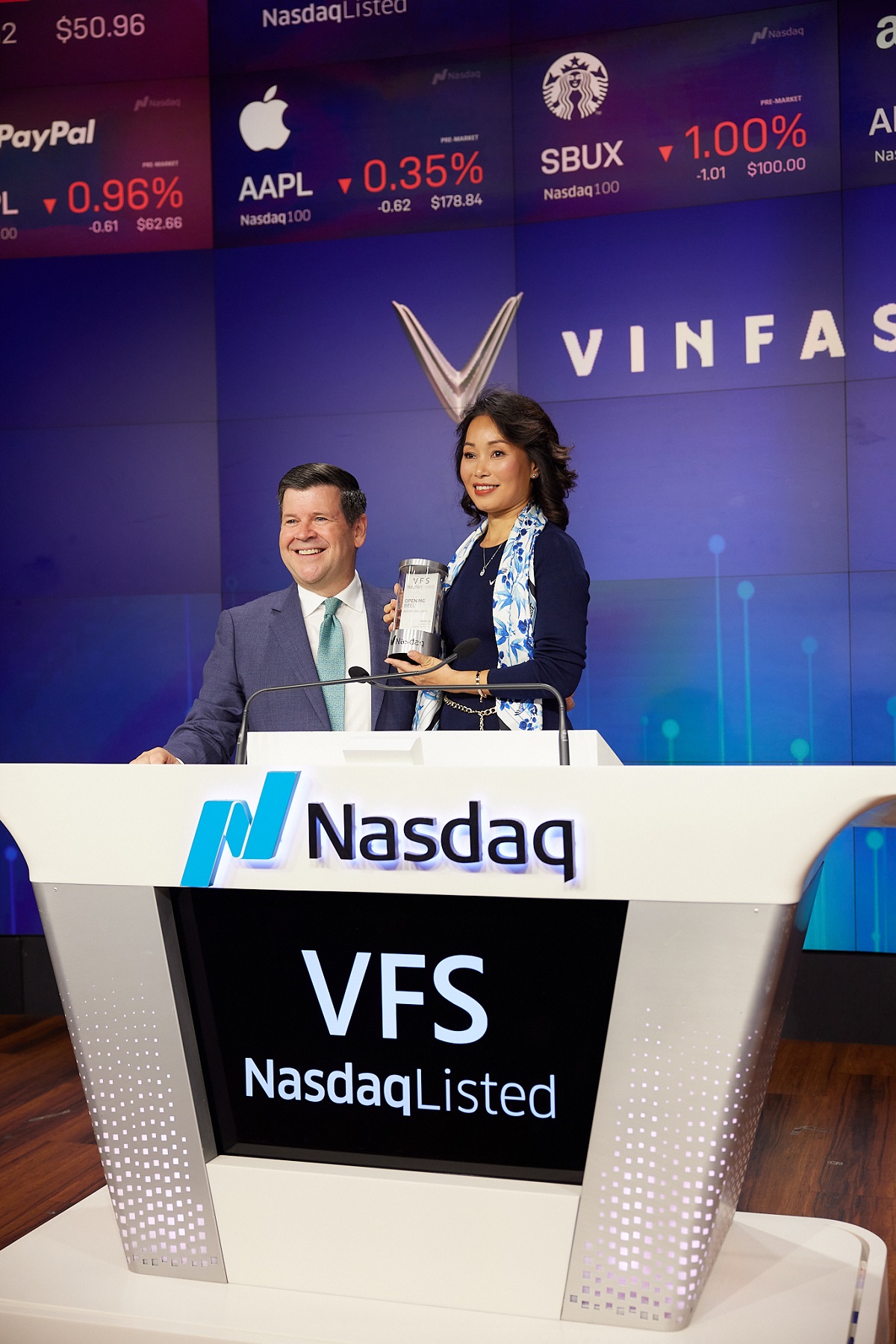 VinFast bùng nổ phiên trong phiên đầu tiên trên sàn Nasdaq, mang về cho tỷ phú Phạm Nhật Vượng 39 tỷ USD sau 1 đêm - Ảnh 2.