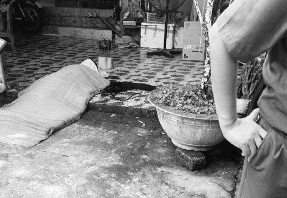 TIN NÓNG 24 GIỜ QUA: Chém chết anh ruột trong ngày giỗ bố; truy nã &quot;hot girl&quot; lừa đảo 16 tỷ đồng - Ảnh 1.