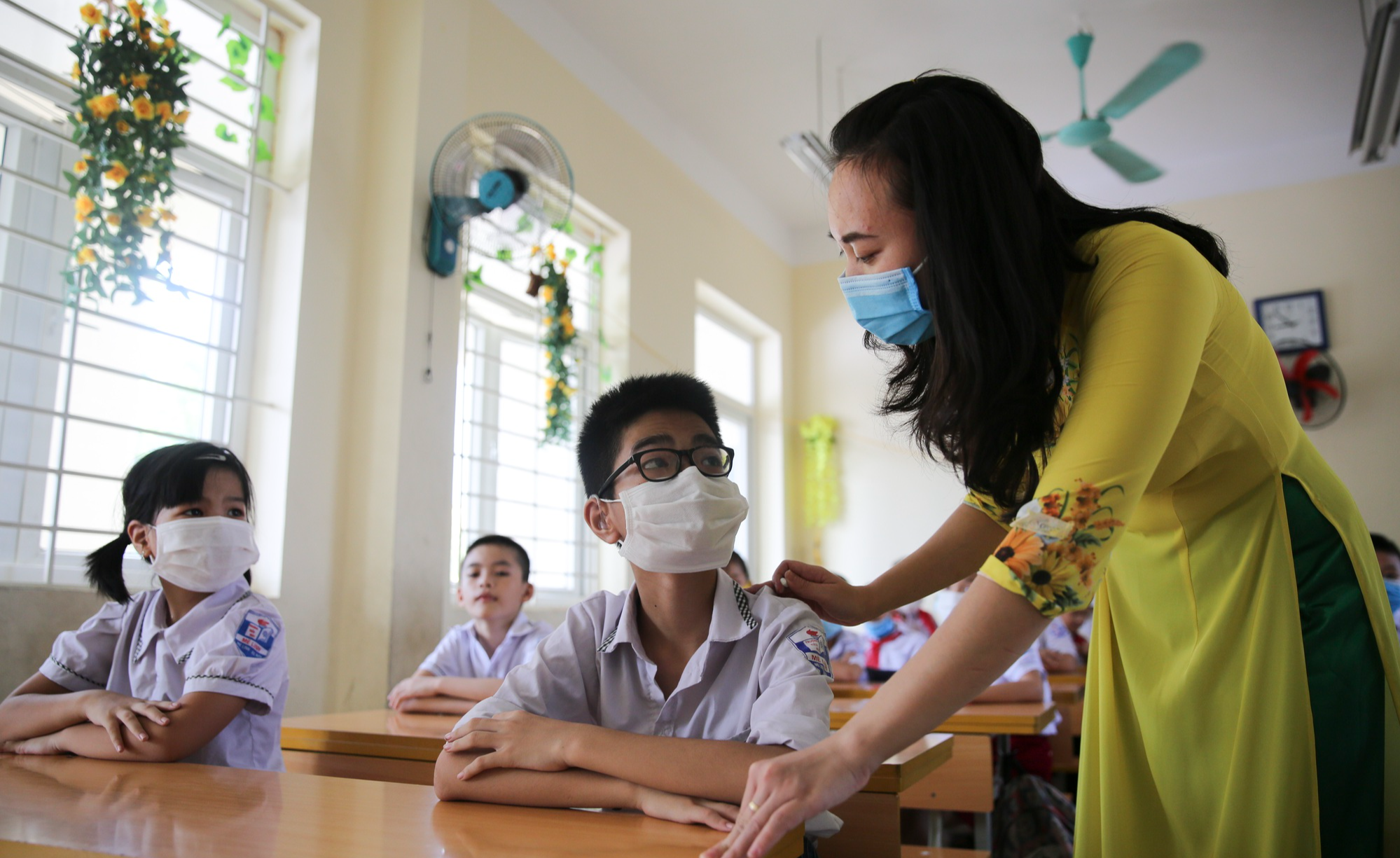 Phó thủ tướng đồng ý &quot;bỏ thi thăng hạng chức danh nghề nghiệp viên chức&quot;: Giáo viên vui mừng - Ảnh 1.