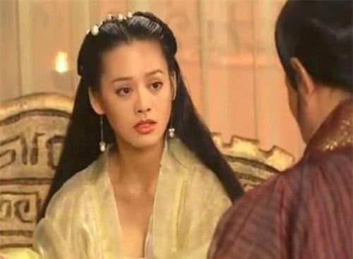 Nhiều hoàng đế Trung Hoa bị &quot;cắm sừng&quot; vì những lý do khó tin - Ảnh 1.