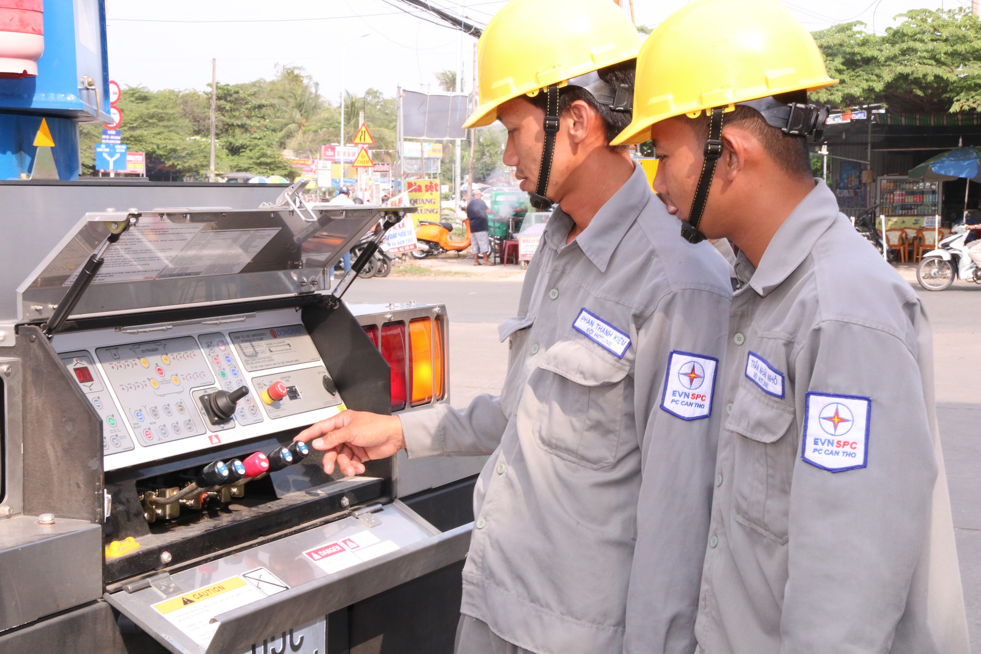 Chuyển đổi số tại EVNSPC: Tăng hiệu quả kinh doanh và chất lượng dịch vụ khách hàng sử dụng điện - Ảnh 5.