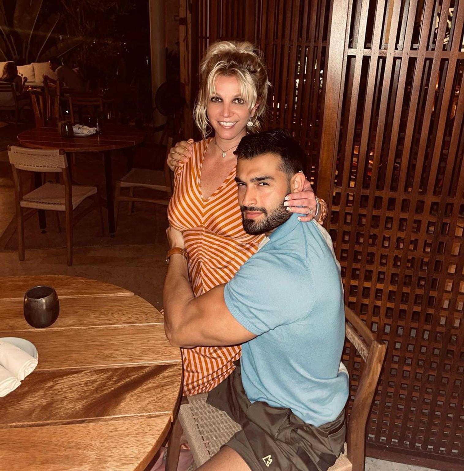 Britney Spears suy sụp nhưng khẳng định không ngoại tình dù chồng cũ ly hôn - Ảnh 1.