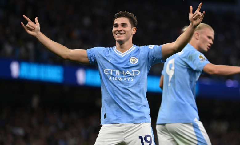 Man City thắng Newcastle, HLV Guardiola ngạc nhiên về điều gì? - Ảnh 1.