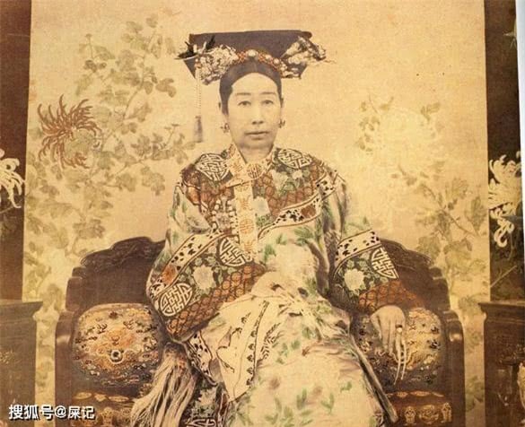Thói quen lãng phí thức ăn của Từ Hi Thái Hậu và luật nhân quả - Ảnh 2.