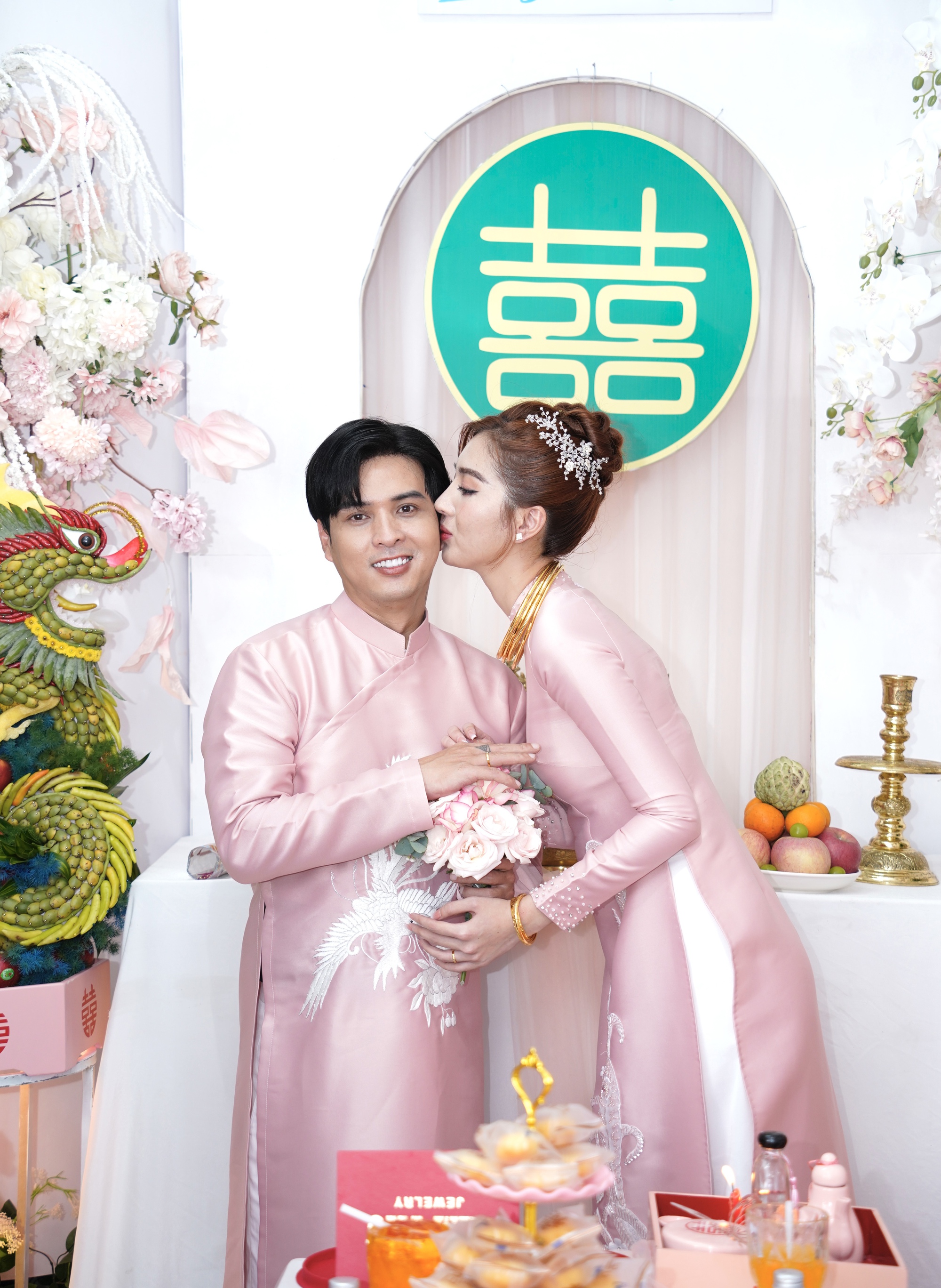Hồ Quang Hiếu chính thức làm đám hỏi với Tuệ Như sau gần 1 năm sống chung - Ảnh 9.