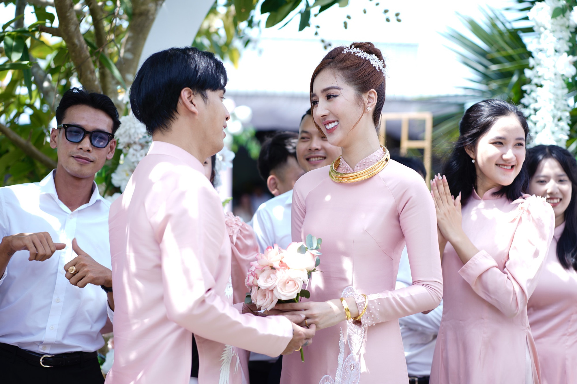 Hồ Quang Hiếu chính thức làm đám hỏi với Tuệ Như sau gần 1 năm sống chung - Ảnh 5.