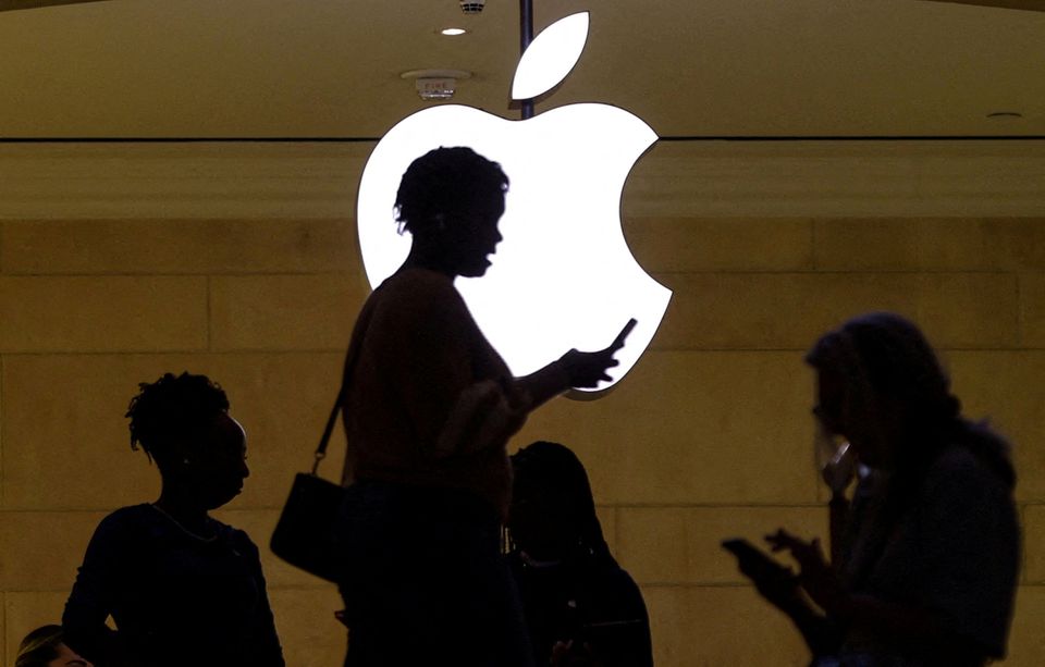 Apple, Microsoft vẫn là 2 công ty hàng đầu thế giới theo vốn hóa thị trường - Ảnh 1.