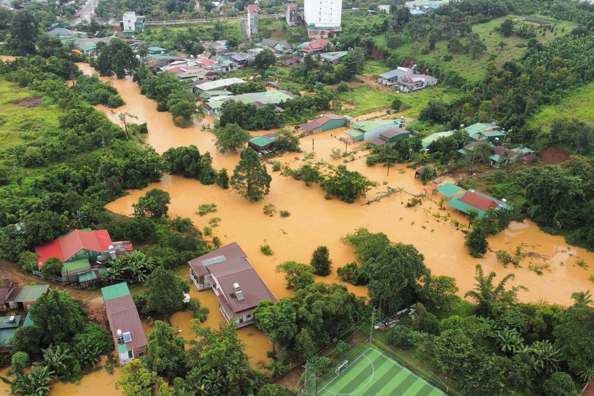 Đắk Nông: Di dời 79 hộ dân khu vực nguy cơ sạt lở cao - Ảnh 3.