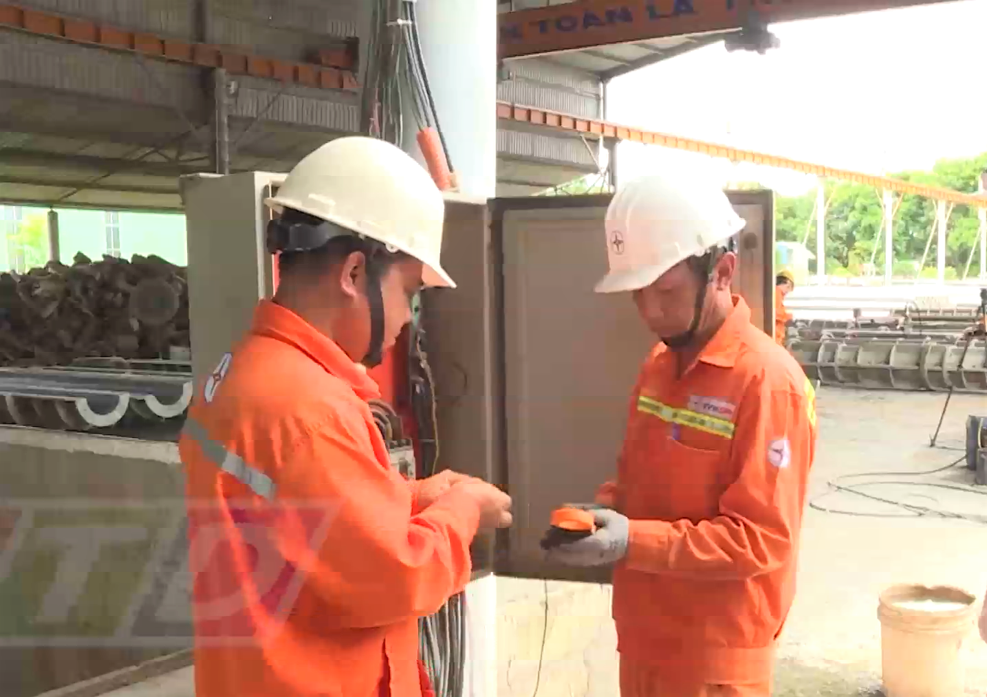 PC Đắk Nông cấp điện ổn định cho khu công nghiệp tạo động lực thu hút đầu tư - Ảnh 1.