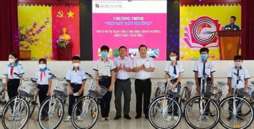 Agribank huyện Gò Công Tây đồng hành cùng chương trình tiếp sức đến trường - Ảnh 1. Agribank huyện Gò Công Tây đồng hành cùng chương trình tiếp sức đến trường - Ảnh 1.