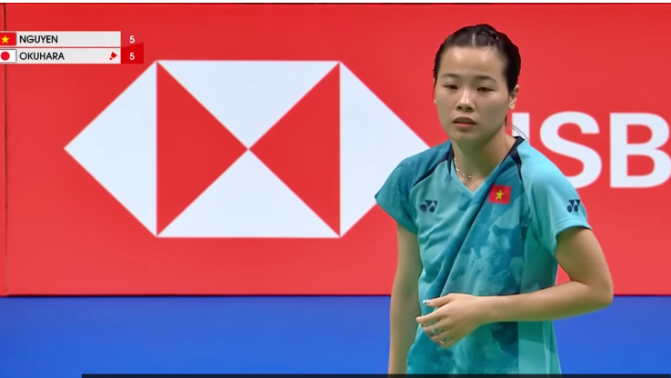 Nguyễn Thuỳ Linh thua bản lĩnh cựu vô địch thế giới Nozomi Okuhara - Ảnh 1.
