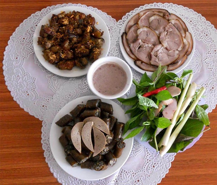 Để tránh vận xui trong tháng cô hồn nên kiêng ăn gì? - Ảnh 1.