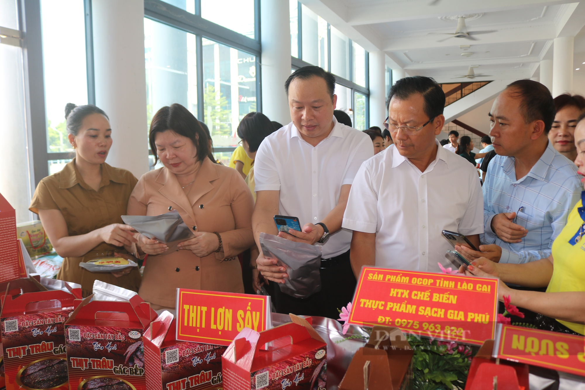 Đối thoại chính sách &quot;Nông nghiệp, nông dân, nông thôn, khởi nghiệp, sáng tạo trong thời kỳ chuyển đổi số&quot; tại Lào Cai - Ảnh 6.