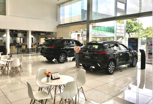 Thị trường ô tô ảm đạm trong tháng Ngâu - Ảnh 1.