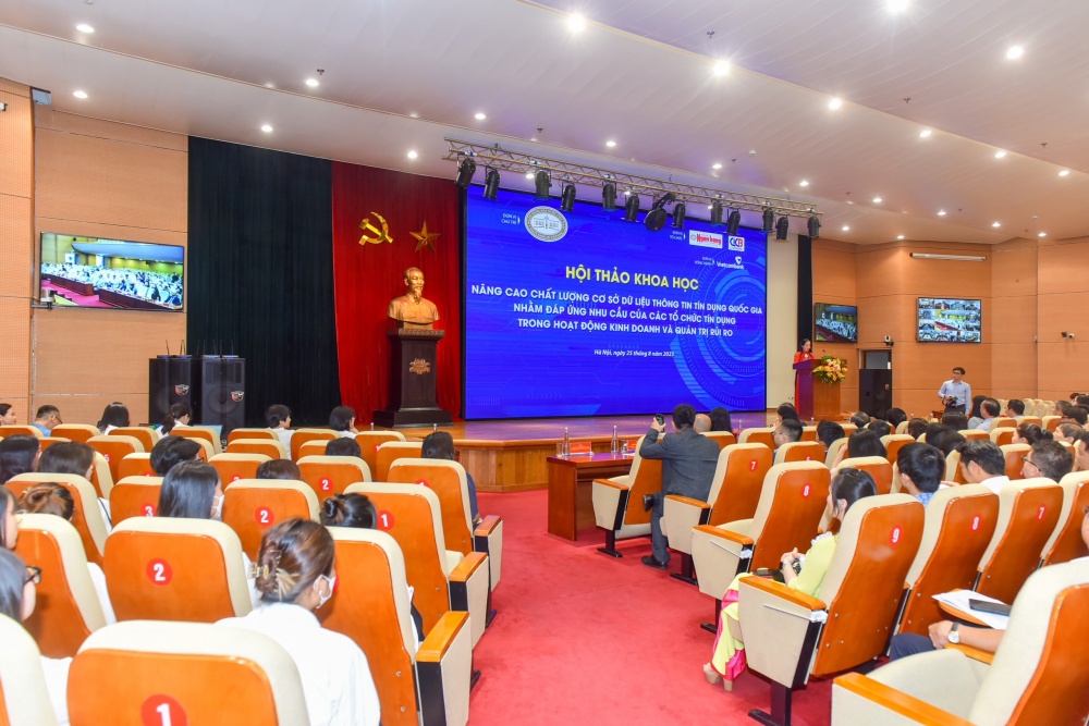 Nhiều khách hàng phải đi "vay nóng" vì thiếu lịch sử tín dụng, không được tiếp cận nguồn vốn rẻ - Ảnh 2. Nhiều khách hàng phải đi "vay nóng" vì thiếu lịch sử tín dụng, không được tiếp cận nguồn vốn rẻ - Ảnh 2.