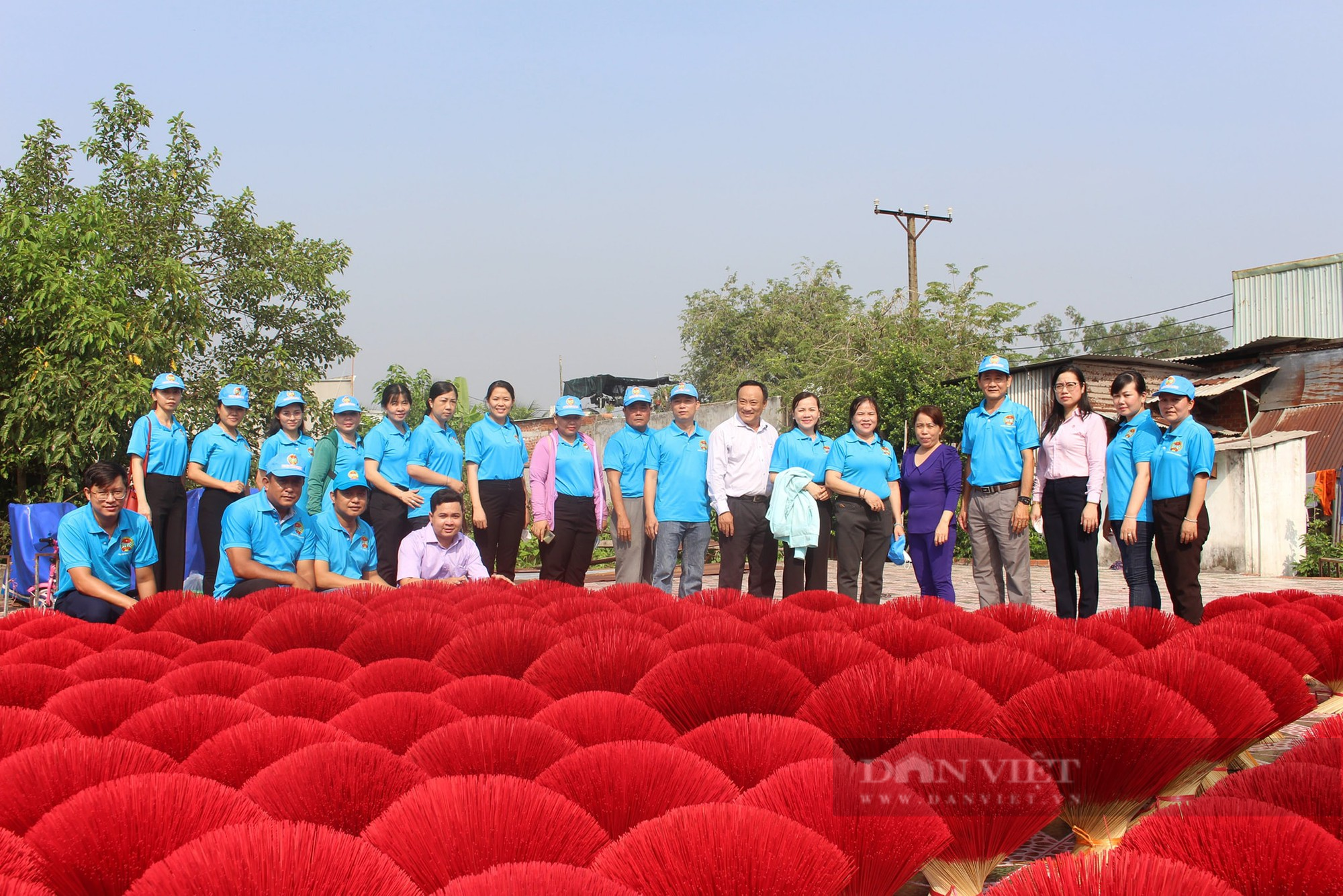 Giữ làng nghề, ngành nghề để phát triển kinh tế, văn hóa nông thôn - Ảnh 1.