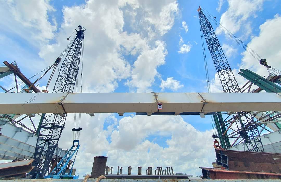 Cầu Trần Hoàng Na gần 800 tỷ đồng bắc qua sông Cần Thơ hợp long sau 3 năm thi công - Ảnh 2.