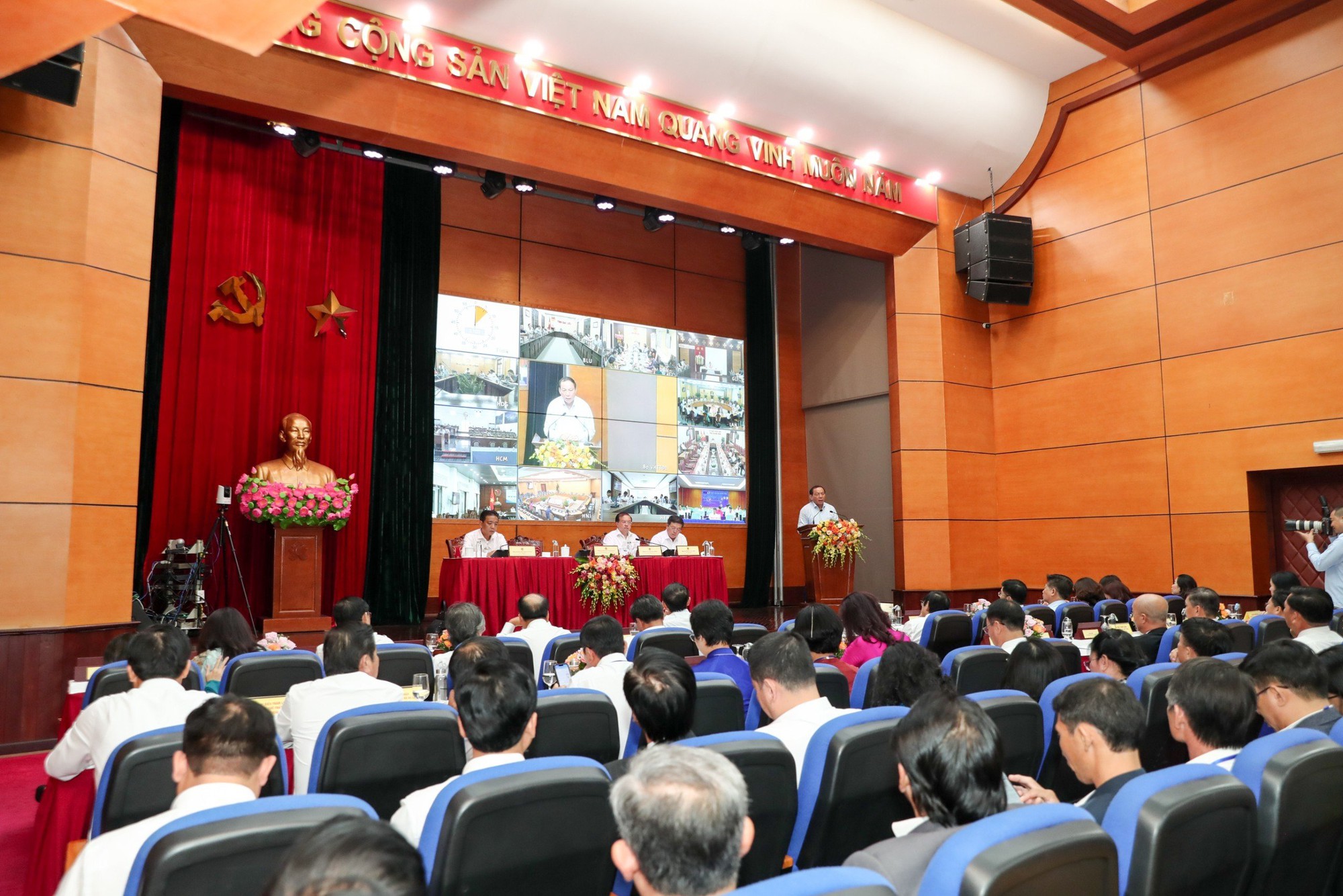 Bộ trưởng Bộ VHTTDL thẳng thắn nhìn nhận hạn chế, quyết liệt xóa bỏ định kiến về ngành - Ảnh 4.