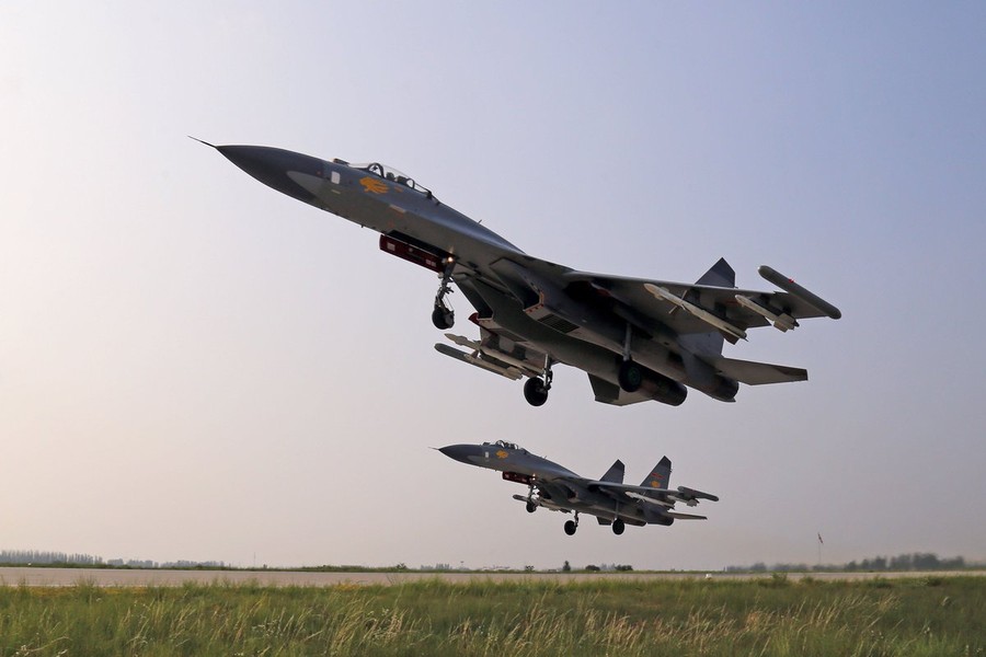 Tiêm kích Su-27 Trung Quốc nguy hiểm như thế nào sau khi nâng cấp? - Ảnh 2.