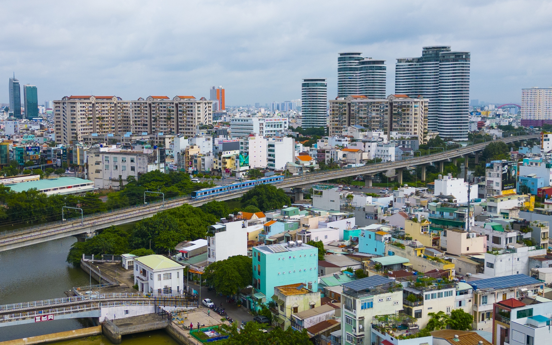 Hơn 10 năm đợi chờ, cuối cùng người Sài Gòn cũng đã được lên tàu metro đi dọc Bến Thành đến Suối Tiên 