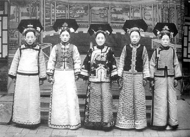 Vì sao phi tần nhà Thanh rất ưa thích kiểu tóc &quot;lưỡng bả đầu&quot;? - Ảnh 8.