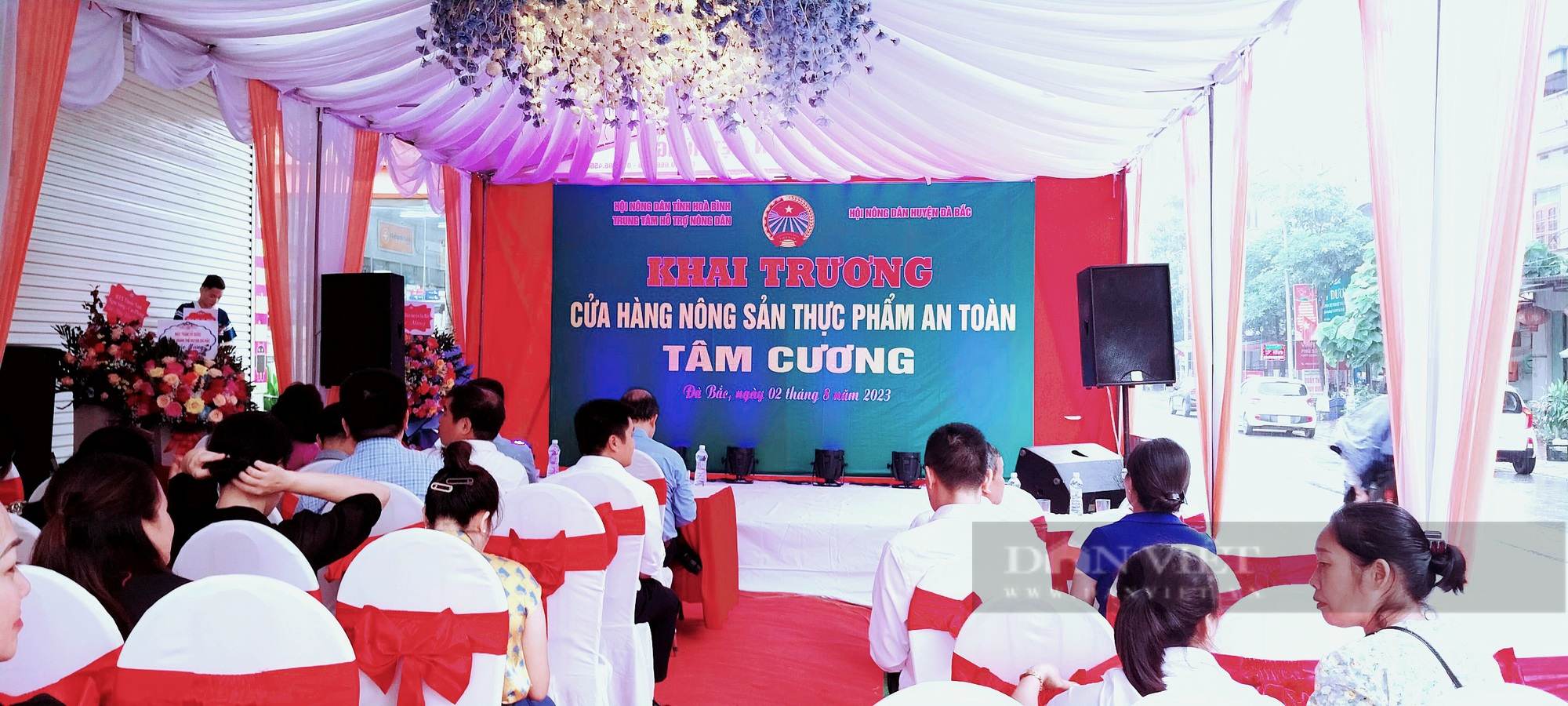 Hòa Bình: Khai trương cửa hàng nông sản thực phẩm an toàn đầu tiên trên địa bàn huyện Đà Bắc - Ảnh 1.
