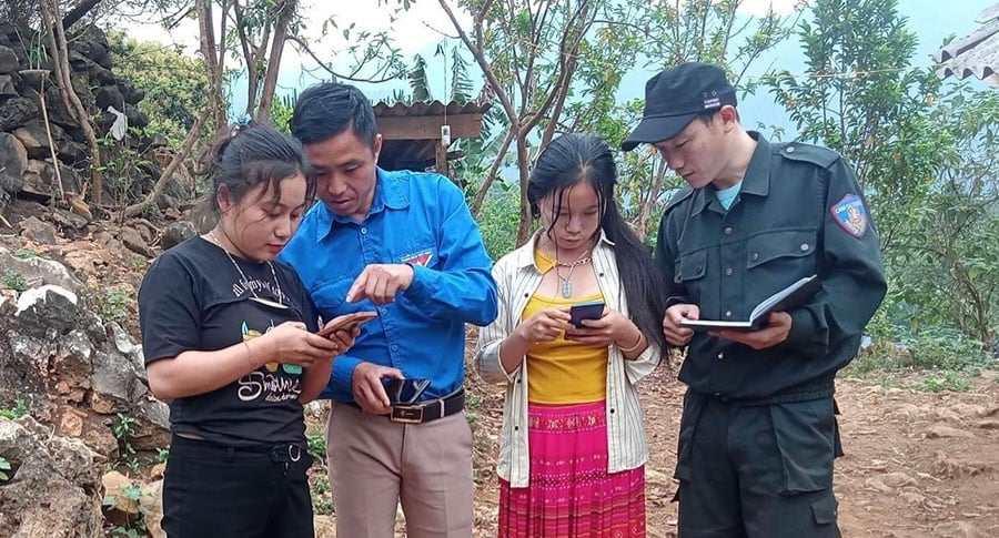Xây dựng chính quyền số ở Mường Chà giúp cơ quan, đơn vị giảm chi phí - Ảnh 2. Xây dựng chính quyền số ở Mường Chà giúp cơ quan, đơn vị giảm chi phí - Ảnh 2.