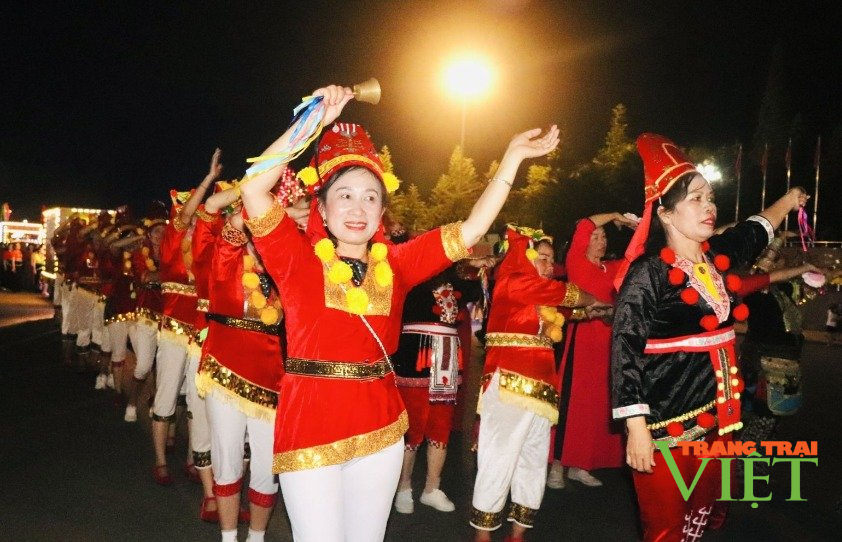 Thành phố Lai Châu: Khai mạc Tuần Văn hóa, thể thao và du lịch - Ảnh 1. Thành phố Lai Châu: Khai mạc Tuần Văn hóa, thể thao và du lịch - Ảnh 1.