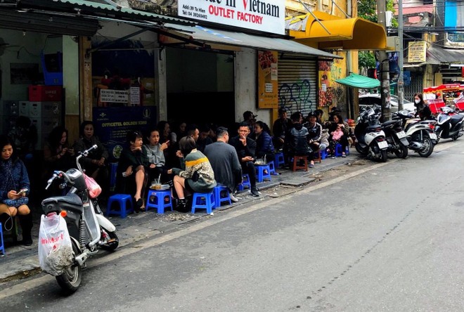 Đừng vội khi uống cà phê Hà Nội - Ảnh 5. Đừng vội khi uống cà phê Hà Nội - Ảnh 5.