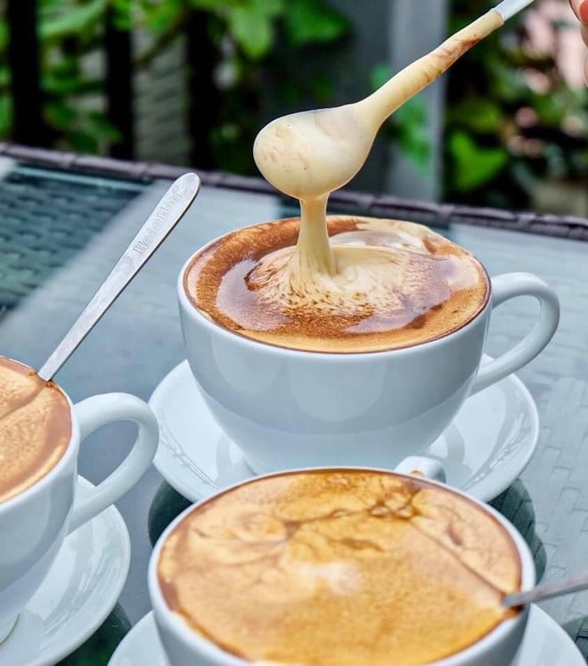 Đừng vội khi uống cà phê Hà Nội - Ảnh 2. Đừng vội khi uống cà phê Hà Nội - Ảnh 2.