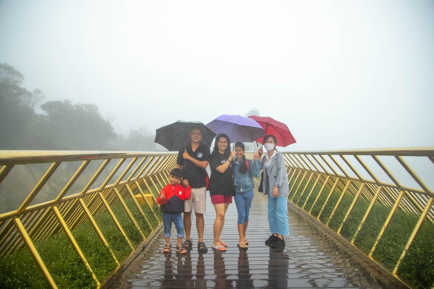 Vì sao Cầu Vàng vẫn là “thỏi nam châm” hút khách đến Đà Nẵng suốt 5 năm - Ảnh 1.
