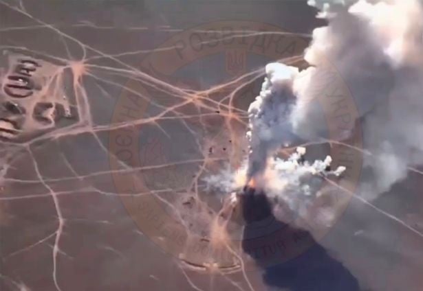 Ukraine bật mí 'siêu tên lửa' mới cực mạnh tiêu diệt được ngay cả 'rồng lửa' S-400 của Nga  - Ảnh 1.