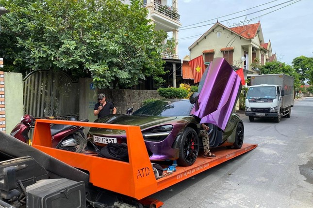 Trầm trồ siêu xe McLaren màu tím gần 20 tỷ đầu tiên đăng ký biển Nghệ An - Ảnh 1.