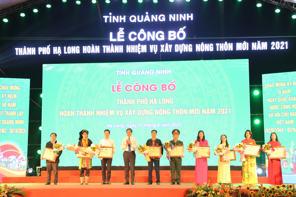 Công bố quyết định công nhận TP Hạ Long hoàn thành chương trình xây dựng nông thôn mới - Ảnh 2.