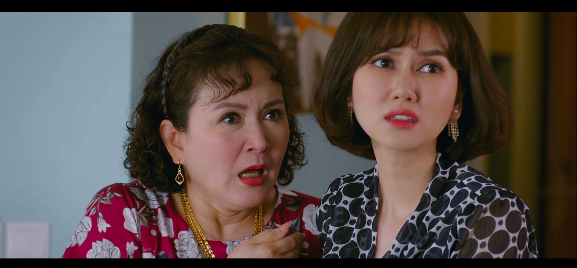 NSND Minh Hòa và những khác biệt khi 2 lần vào vai &quot;đồng bóng&quot; - Ảnh 1.