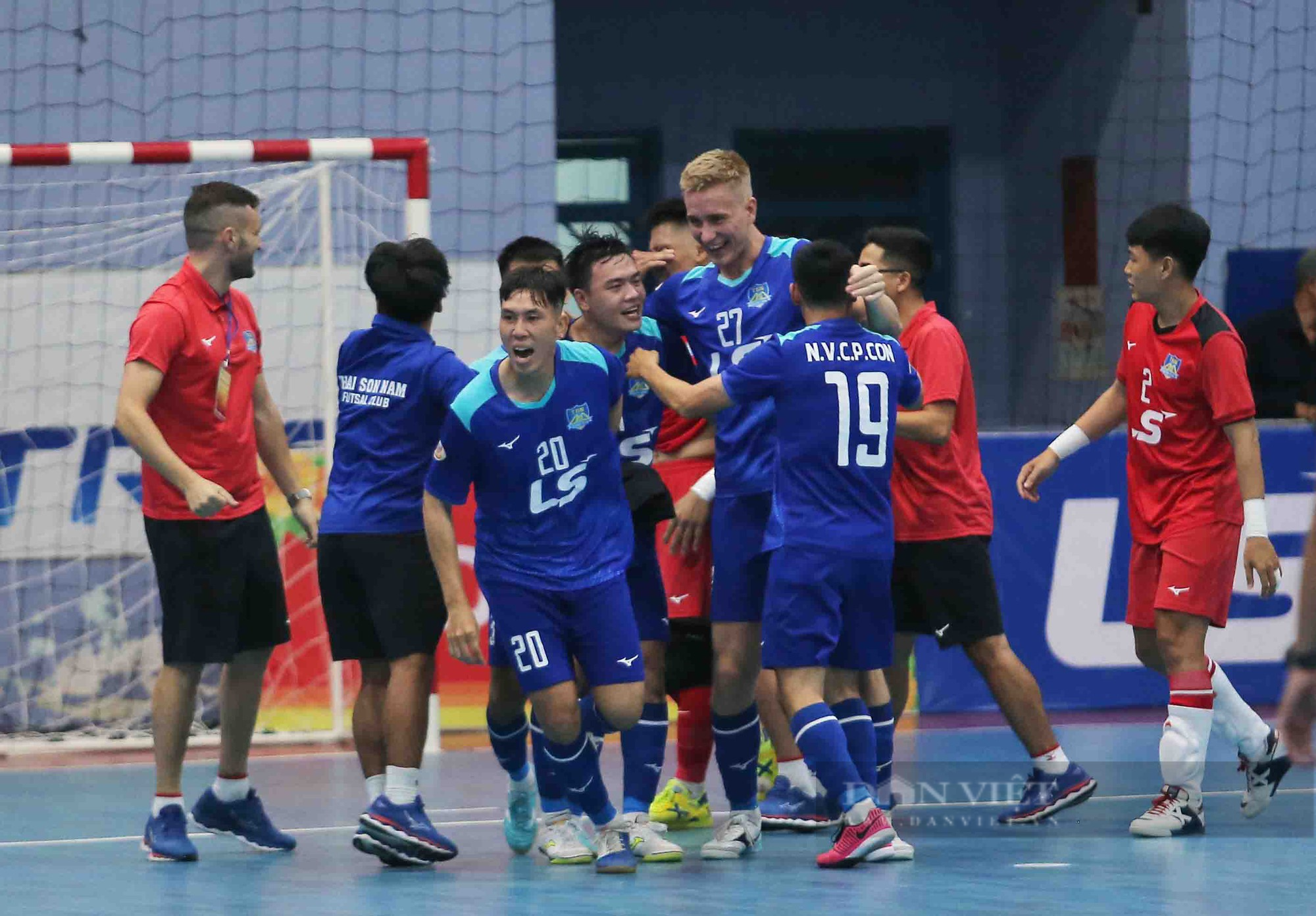 Hoà thót tim phút cuối, Thái Sơn Nam lên ngôi vô địch giải futsal quốc gia - Ảnh 3.