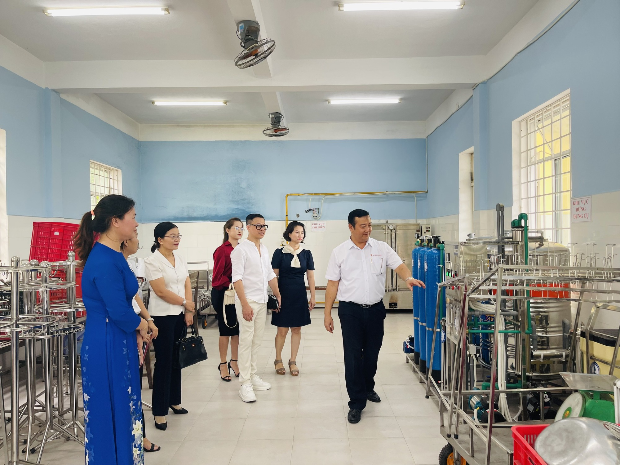 Agribank bàn giao hệ thống lọc nước và trồng cây xanh cho 2 trường tiểu học tại TP.Đà Nẵng - Ảnh 4. Agribank bàn giao hệ thống lọc nước và trồng cây xanh cho 2 trường tiểu học tại TP.Đà Nẵng - Ảnh 4.