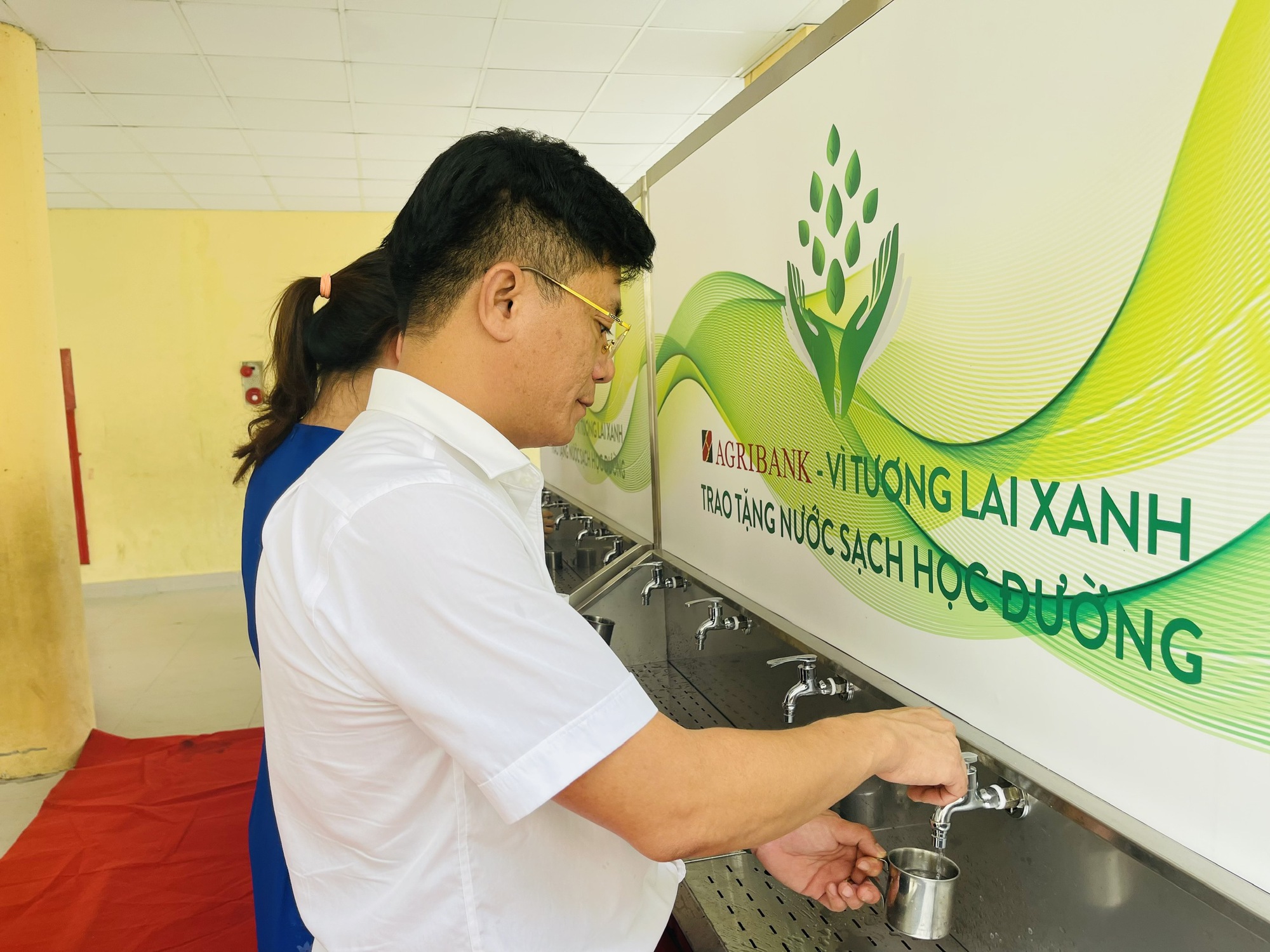 Agribank bàn giao hệ thống lọc nước và trồng cây xanh cho 2 trường tiểu học tại TP.Đà Nẵng - Ảnh 5. Agribank bàn giao hệ thống lọc nước và trồng cây xanh cho 2 trường tiểu học tại TP.Đà Nẵng - Ảnh 5.