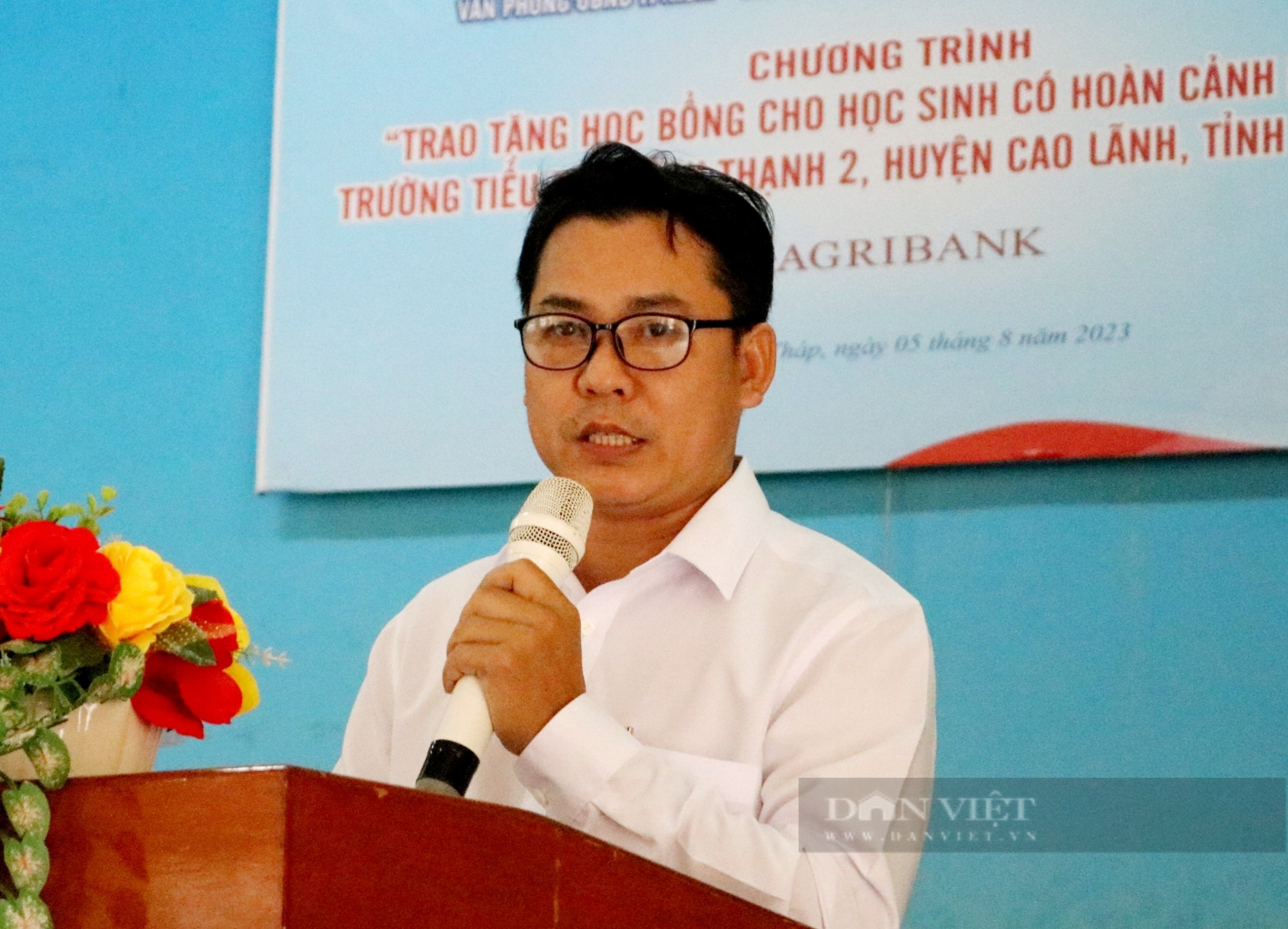 Agribank tài trợ xây dựng cầu giao thông nông thôn và trao học bổng tại Đồng Tháp - Ảnh 4.