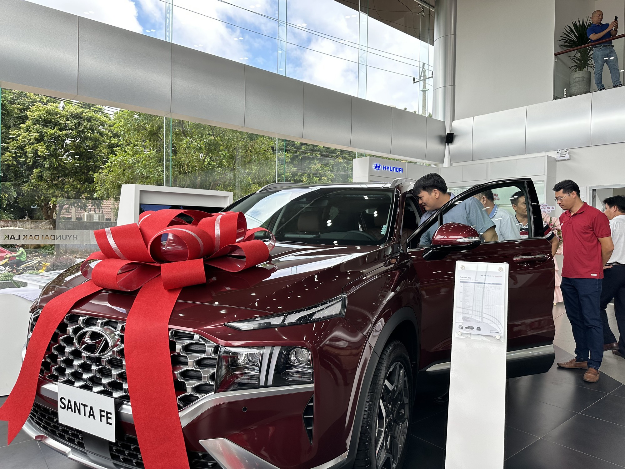 Đắk Lắk có Showroom ô tô lớn nhất Tây Nguyên - Ảnh 2.