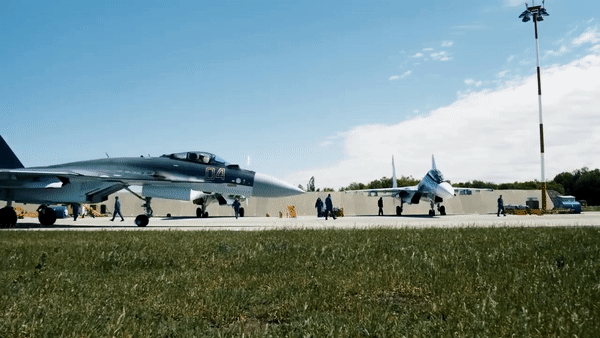 Tiêm kích Su-30SM Nga chặn UAV MQ-9 Mỹ trên Biển Đen - Ảnh 18.