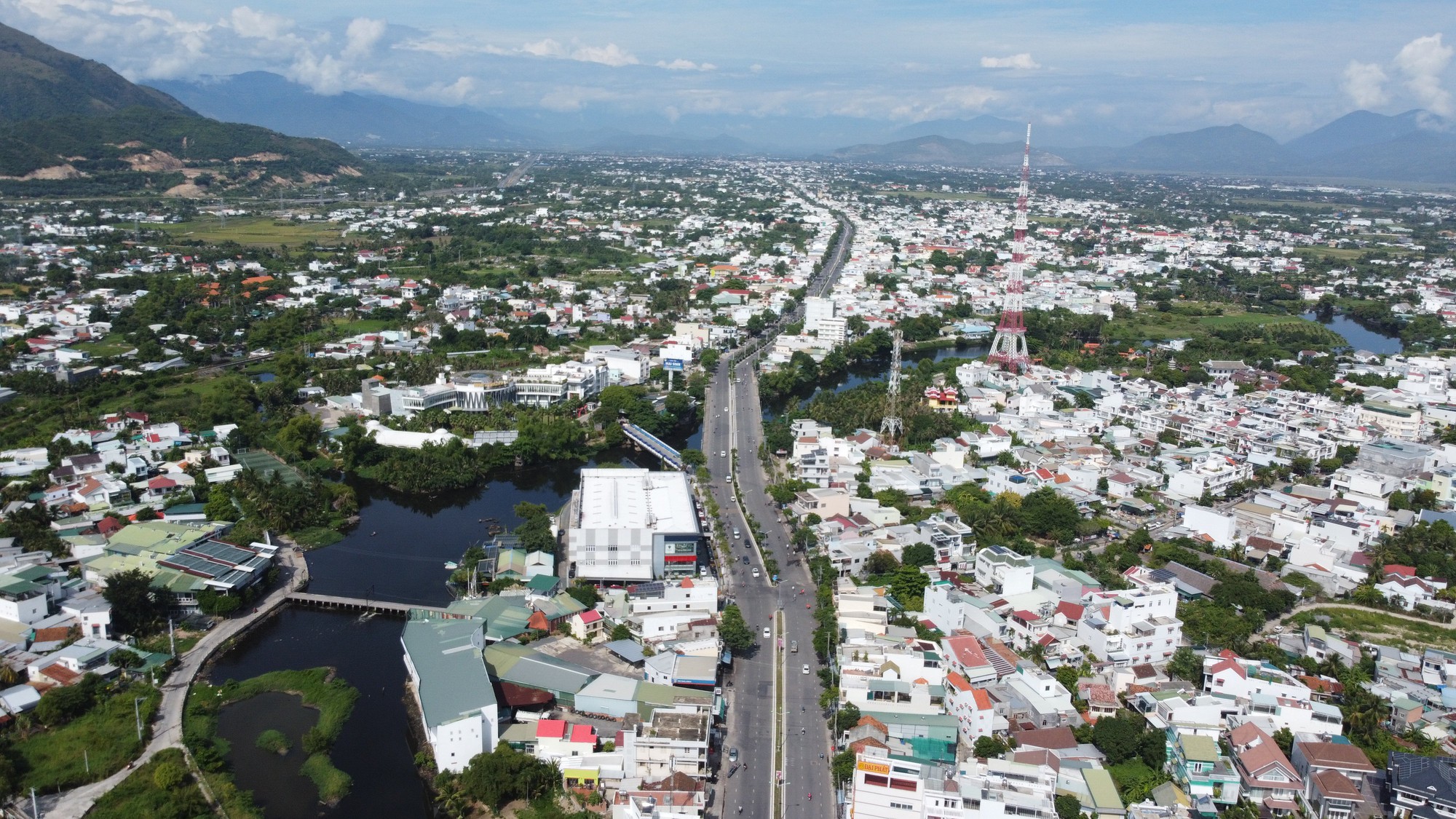 Đấu giá thành công một lô đất ở Khánh Hòa trị giá 3,1 tỷ đồng - Ảnh 1. Đấu giá thành công một lô đất ở Khánh Hòa trị giá 3,1 tỷ đồng - Ảnh 1.