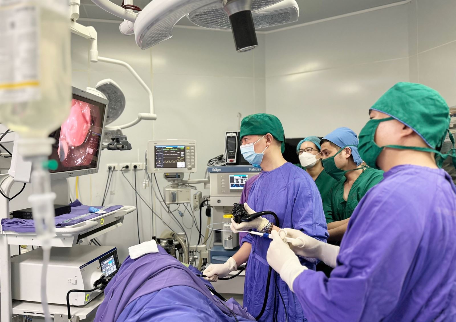 Đau dạ dày, đi khám lại phát hiện u thực quản - Ảnh 2.