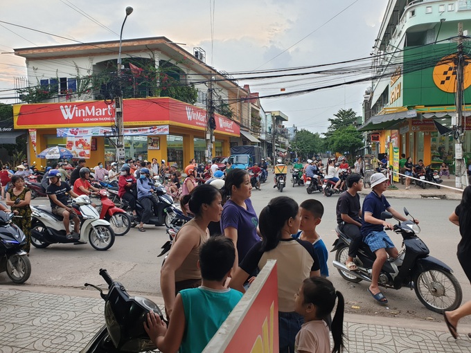 Đăng ảnh thân mật với người khác, người phụ nữ bán cá bị chồng hờ chém tử vong - Ảnh 1.
